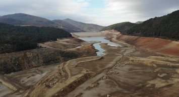 Bölge bir süredir yağış almıyordu: Nilüfer Barajı tamamen kurudu