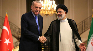 Bölgenin 2 güçlü ülkesi: Türkiye ve İran’dan teknoloji iş birliği!