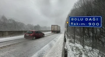 Bolu'da kar kalınlığı 75 santimetreyi aştı