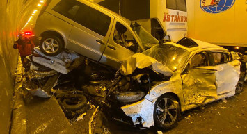 Bolu’da zincirleme kaza: 4 TIR birbirine girdi!