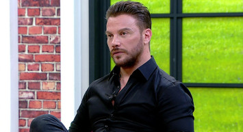 Boşanma aşamasında olduğu eşi Burcu Kıratlı'nın başka biriyle yakalanmasının ardından Sinan Akçıl sessizliğini bozdu