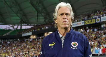 Bright Osayi Samuel Jorge Jesus'un antrenmanlarının takımı çok zorladığını söyledi