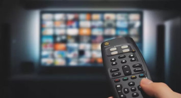 Bugün TV'de ne var? 15 Temmuz 2022 Cuma kanallara göre yayınlanan yapımlar! Kanal D, Show TV, Star TV, FOX TV, TV8, TRT1, ATV yayın akışı