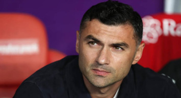 Burak Yılmaz Eric Bailly’e ateş püskürdü: Terbiyesizlik yapana forma vermem