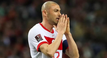 Burak Yılmaz, Portekiz maçında kaçırdığı penaltı nedeniyle hala şok içerisinde olduğunu ve sabaha kadar uyuyamadığını söyledi