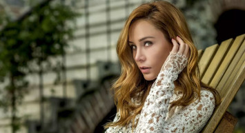 Burçin Terzioğlu İle Sevgilisi Umut Duygu Denizde Yakalandı