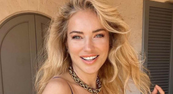 Burcu Esmersoy'dan olay pozlar! Ünlü sunucunun paylaşımına ' Yaktın ablacım buraları ', ' Alev alev ' yorumları geldi Burcu Esmersoy'un yürek hoplatan sosyal medya paylaşımları