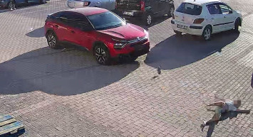 Bursa'da cipin çarptığı çocuk ağır yaralandı