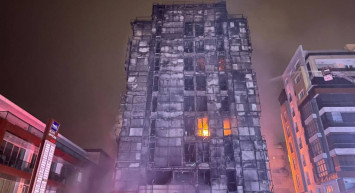 Bursa’da korkutan yangın: 10 katlı bina küle döndü