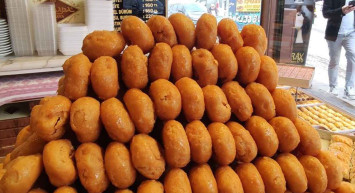 Bursa'da sadece Ramazan ayında yapılan Ramazan Helvası büyük rağbet görüyor: Tarifi sır gibi saklı!