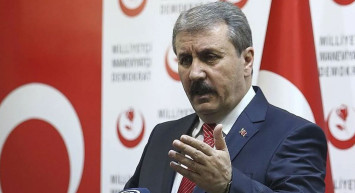 Büyük Birlik Partisi Genel Başkanı Mustafa Destici kaza yaptı: Yaralılar var!