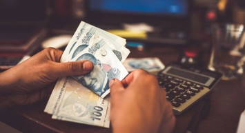 Çalışma ve Sosyal Güvenlik Bakanı Vedat müjdeyi verdi: Ev hanımlarına emeklilik düzenlemesi