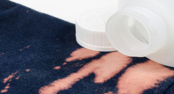 Çamaşır suyu lekesi nasıl çıkar? Hangi malzemeler gereklidir? Çamaşır suyu lekesi için başvurulabilecek yöntemler