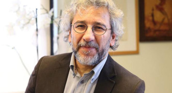 Can Dündar İçin Kırmızı Bülten Çıkarıldı
