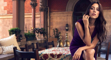 Cansu Dere'den nefes kesen pozlar! Bikinili pozları sosyal medyayı salladı!