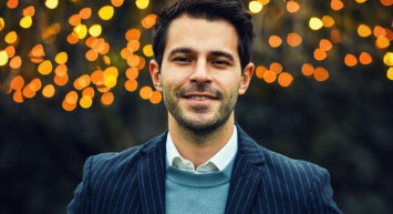 Çapkınlıklarıyla Nam Salmış Hakan Sabancı’nın Gizli Aşkı On Sekiz Yaşındaki Derin Talu Çıkınca Aygün Aydın Çıldırdı!