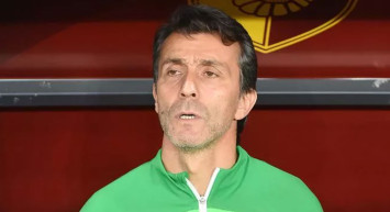 Çaykur Rizespor Teknik Direktörü Bülent Korkmaz, Göztepe karşısında aldıkları galibiyet sonrasında Süper Lig umutları hakkında konuştu!