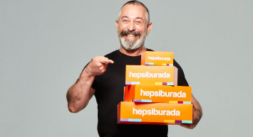 Cem Yılmaz’dan Çince yanıt!