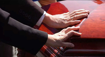 Cenazede korkutan anlar: Tabuttan gelen ses büyük bir gizemin kapısını açtı