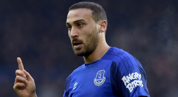 Cenk Tosun yaptığı paylaşımla Everton'a veda etti! Everton'dan ayrılan Cenk Tosun Süper Lig'e geri mi dönüyor?