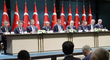 Cevdet Yılmaz OVP'yi Açıkladı: Ekonominin Yol Haritası Çizildi! Enflasyon Tek Haneye Düşecek!