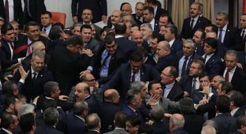 CHP İstanbul’da büyük kavga: Meclis üyesi ve İlçe Başkan Yardımcısı hastanelik oldu