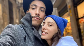 Çiçeği Burnunda Anne ve Baba Olan Öykü Karayel ile Can Bonomo Katıldıkları Ödül Töreninde Gözyaşlarına Hakim Olamadı