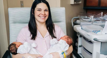 Çift rahimli kadın tüm dünayaya bir mucize gösterdi! iki günde iki bebek doğurdu