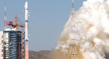 Çin otonom yarışında ben de varım dedi: Sürücüsüz araçlar için uzaya uydularını fırlattı!