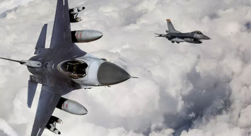 Çin rahat durmuyor: Tayvan bölgesine 15 savaş uçağı gönderdi