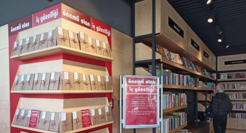 Çıtır Çıtır Felsefe kitabı konusu nedir, ne anlatıyor? Çıtır Çıtır Felsefe kitabında cinsel taciz konusu var mı?