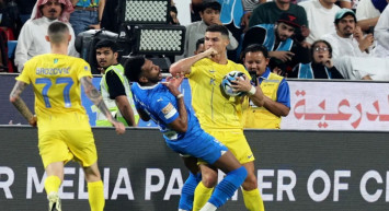 Cristiano Ronaldo’yu görenler tanıyamadı: Hakeme yumruk kaldırdı, rakibe dirsek attı