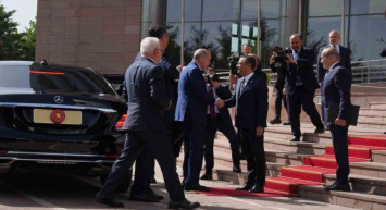 Cumhurbaşkanı Erdoğan 18 yıl sonra CHP Genel Merkezi’nde: Özgür Özel ile kritik zirve başladı