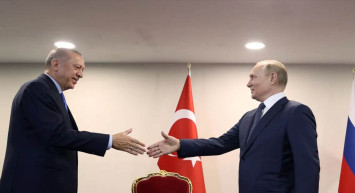 Cumhurbaşkanı Erdoğan rövanşı aldı: Putin Erdoğan’ı ayakta bekledi