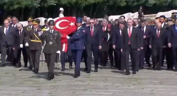Cumhurbaşkanı Erdoğan ve Devlet Erkanı Anıtkabir'i Ziyaret Etti