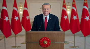 Cumhurbaşkanı Erdoğan’dan deprem konutları açıklaması: 1 yılda 319 bin konut hak sahiplerine verilecek