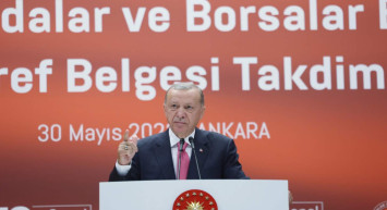 Cumhurbaşkanı Erdoğan’dan seçim zaferi konuşması: Ülkemiz için hayal kuran herkes kazanandır