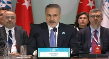 D-8 Dışişleri Bakanları Toplantısı İstanbul'da Filistin desteği ile başladı