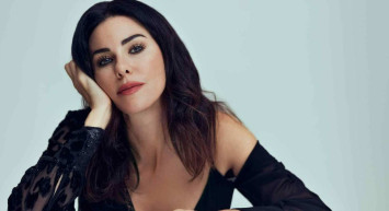 Defne Samyeli fiziğiyle görenleri kıskandırdı! Mini şortlu paylaşımı sosyal medyayı yaktı geçti