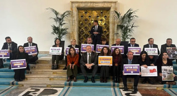 DEM Parti'den Meclis'te 'kayyım' protestosu
