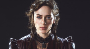 Demet Evgar Oyunculuktan Şarkıcılığa Geçiş Yaptı! Ünlü Oyuncunun Kararı Hayranlarını Şaşırttı