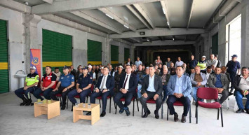 Demirci'de Reflektör Dağıtımı ve Trafik Bilgilendirmesi