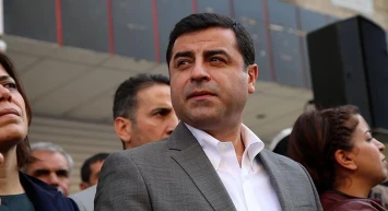 Demirtaş’a “Cumhurbaşkanına Hakaret”ten Hapis: Mahkemeden 1 Yıl 5 Ay 15 Gün Ceza