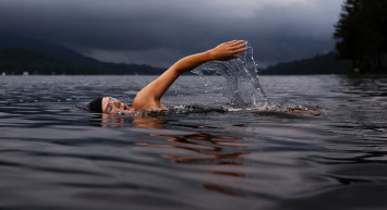 Denizde Gözleri Açmak Nasıl Zararlar Verir, Havuzda ve Denizde Yüzerken Göz Açılır mı?