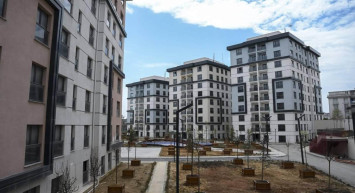 Deprem bölgesine yaralar sarılıyor: Yüzbinlerce konut 1 yılda inşa edilecek