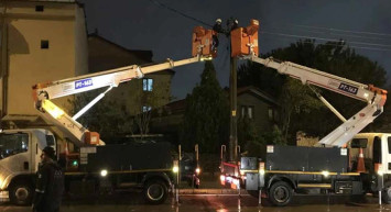 Kocaeli'nde korku dolu anlar: Deprem olduğunu sandılar sokağa çıktılar
