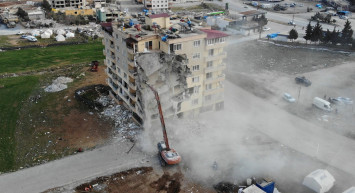 Deprem soruşturmaları devam ediyor! Yıkılan binalarla ilgili tutuklu sayısı 218’e yükseldi