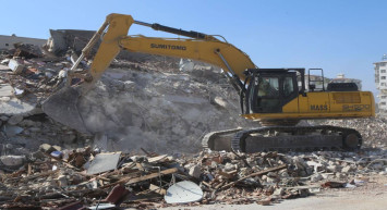 Depremin üzerinden 215 gün geçti: Enkazdan ceset çıktı