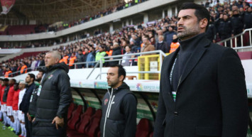 Depremzedeler Fenerbahçe efsanesini duygulandırdı: Volkan Demirel göz yaşlarına hakim olamadı