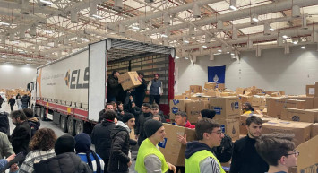 Depremzedeler için yollanan eşyalar tepki çekti: Kolilerden çıkanlar pes dedirtti